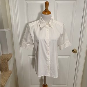 NWOT, the perfect crisp, cotton white short sleeve